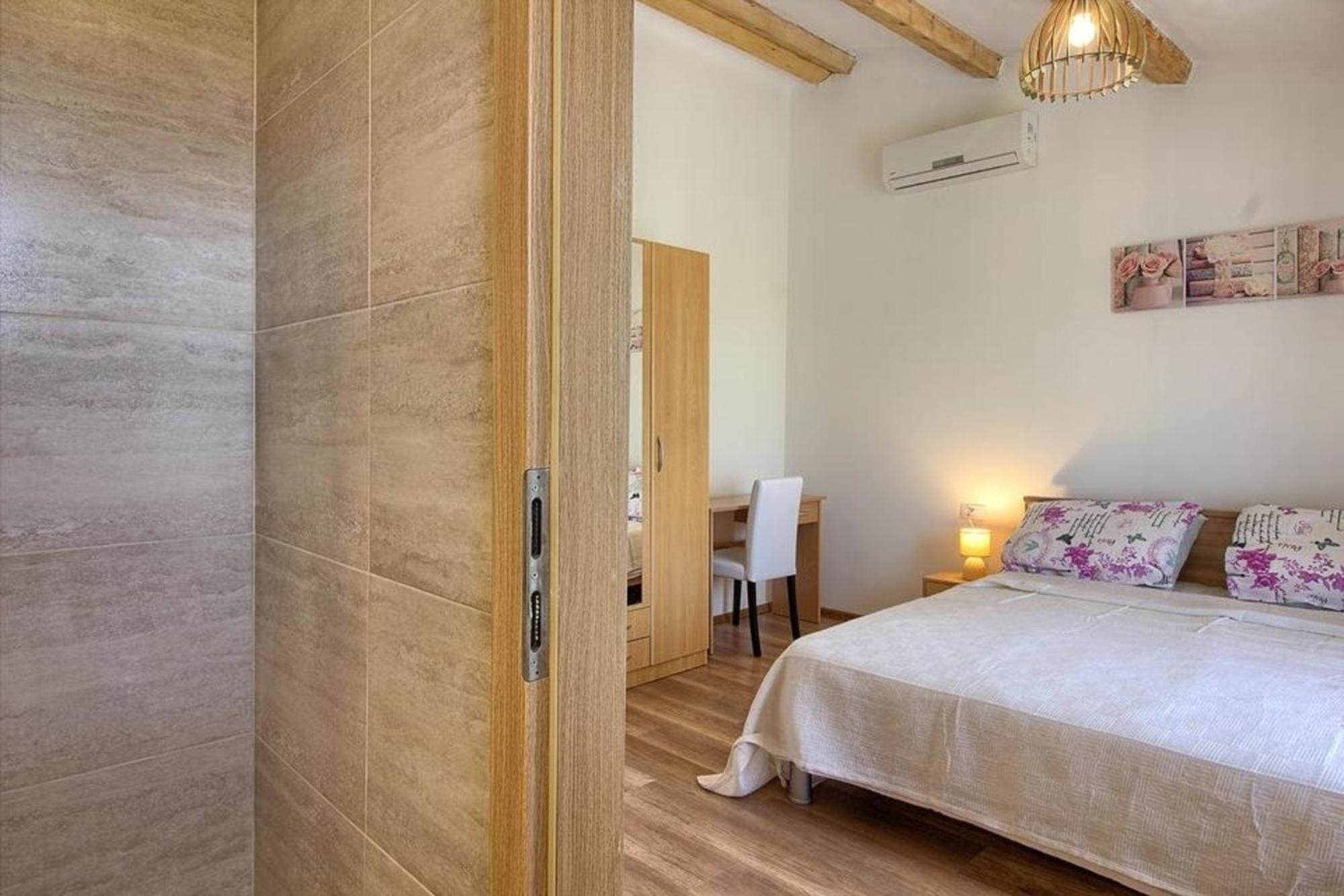 Mit Privatpool Fuer 10 Personen Ca 150 Qm In Medulin, Istrien Suedkueste Von Istrien Vikendica *