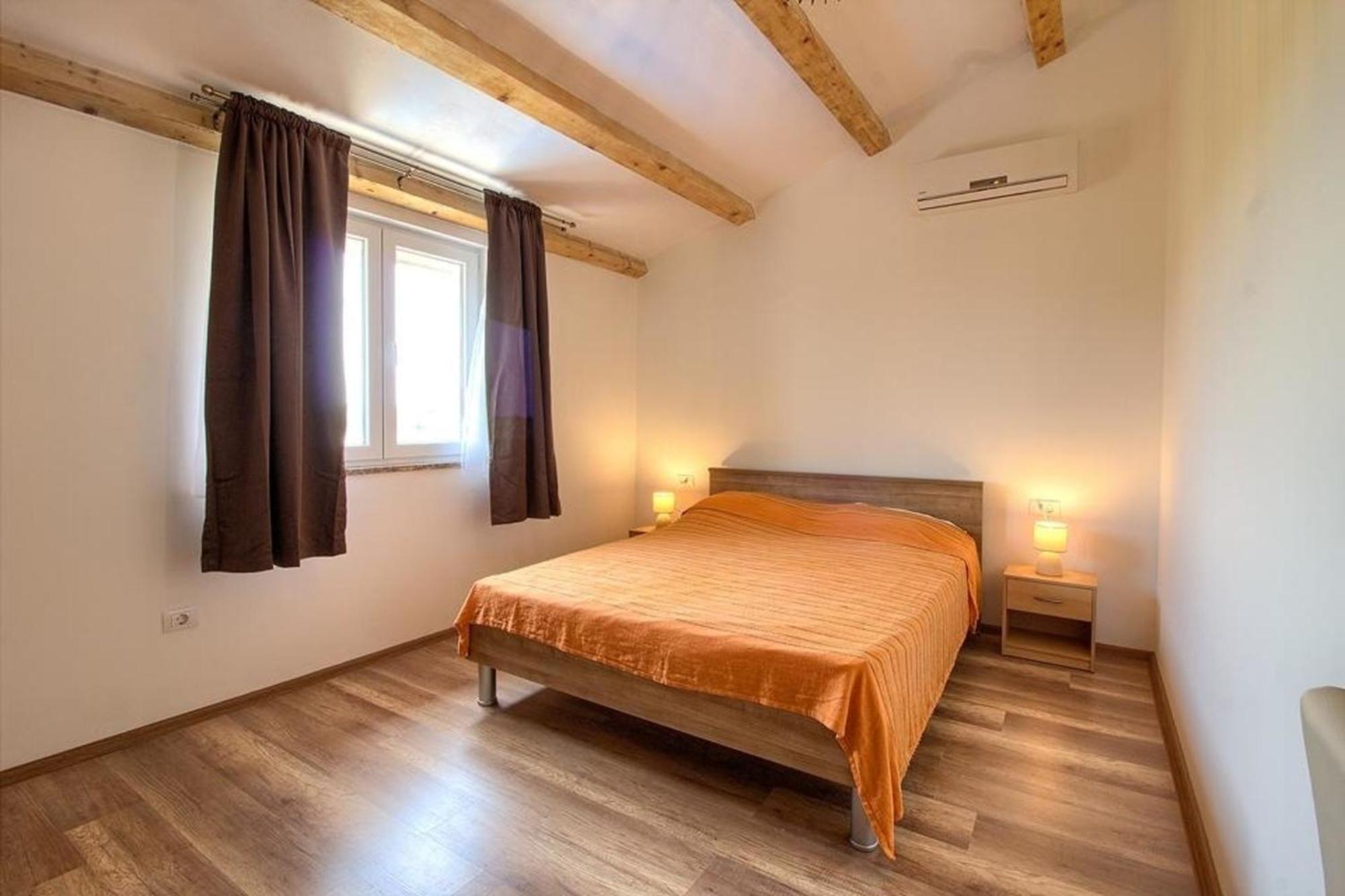 Vikendica Mit Privatpool Fuer 10 Personen Ca 150 Qm In Medulin, Istrien Suedkueste Von Istrien *